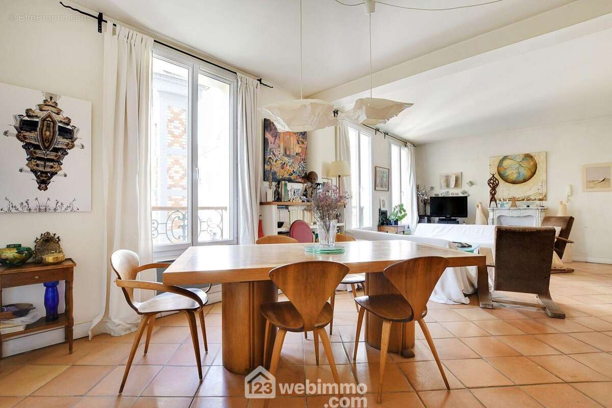 Appartement à PARIS-10E