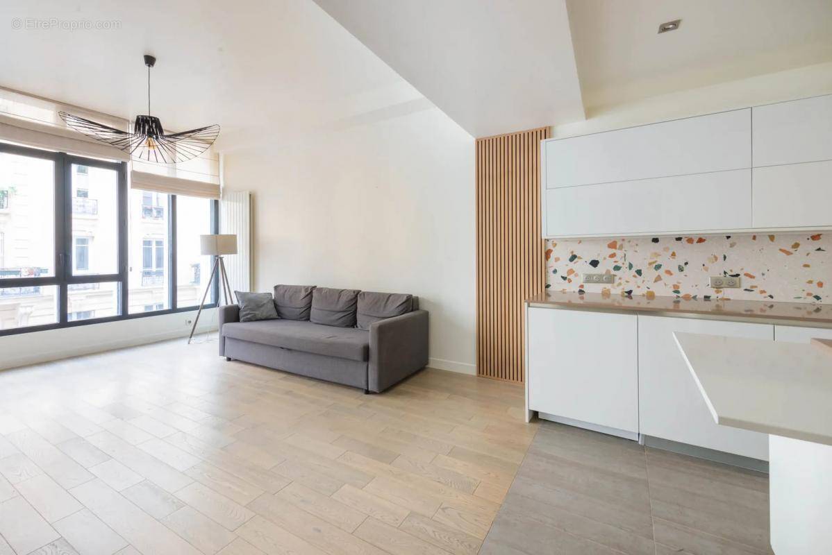 Appartement à PARIS-18E