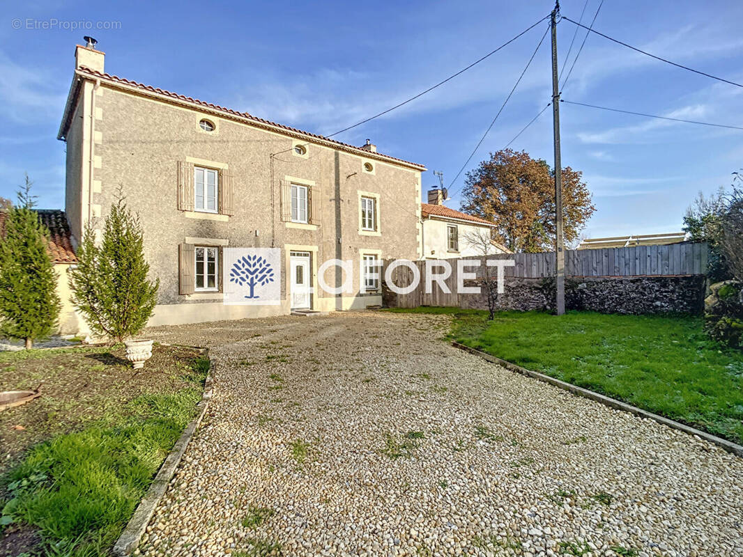 Maison à CHATILLON-SUR-THOUET