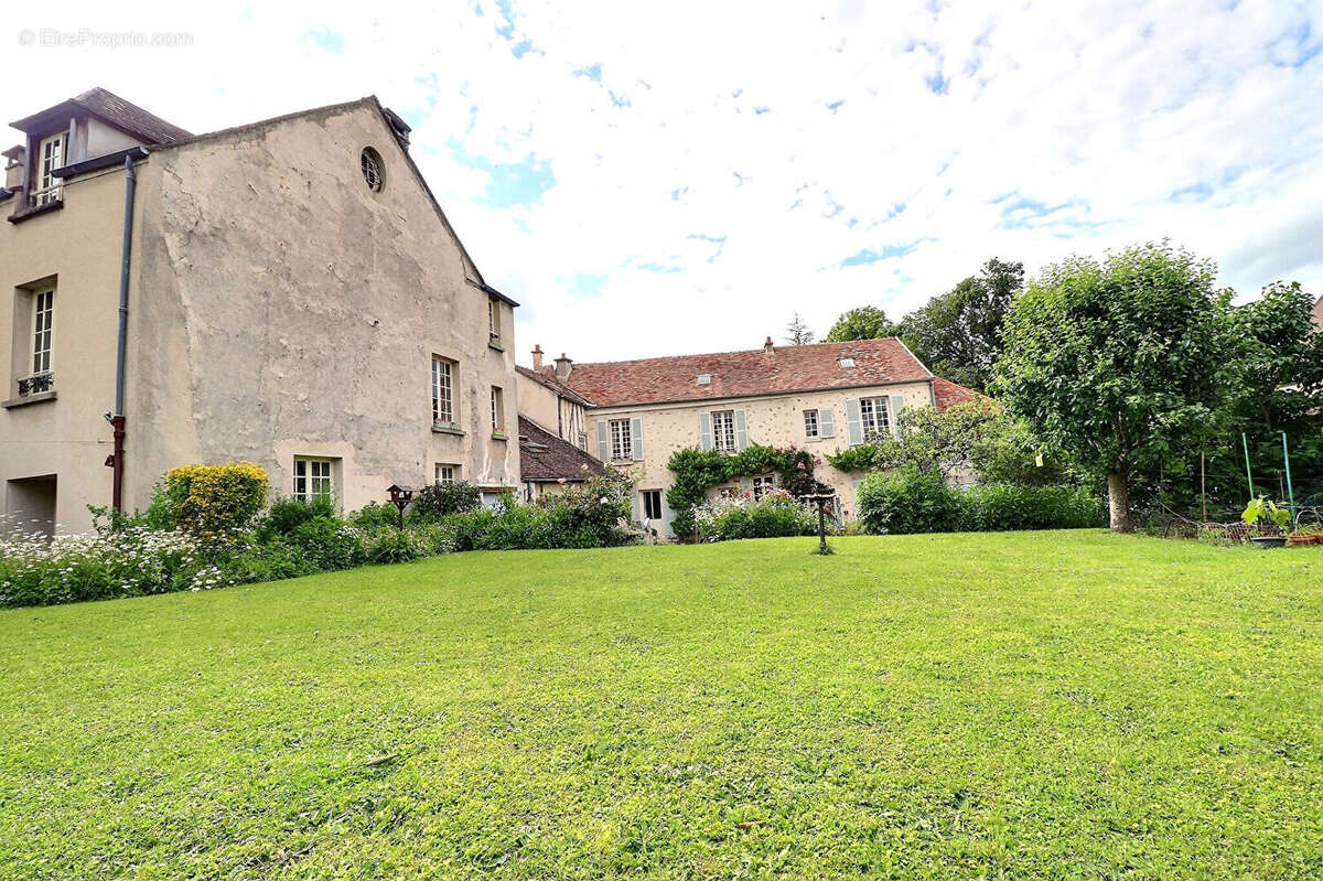 Maison à MAREIL-MARLY