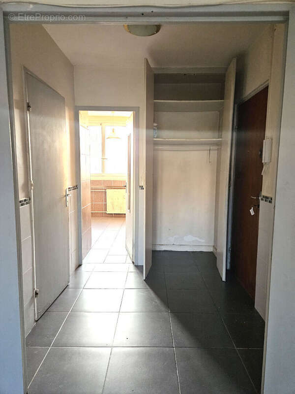 Appartement à PIERRE-BENITE