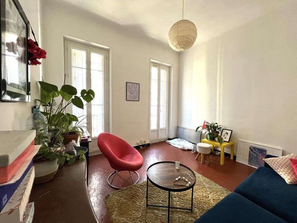 Appartement à MARSEILLE-4E