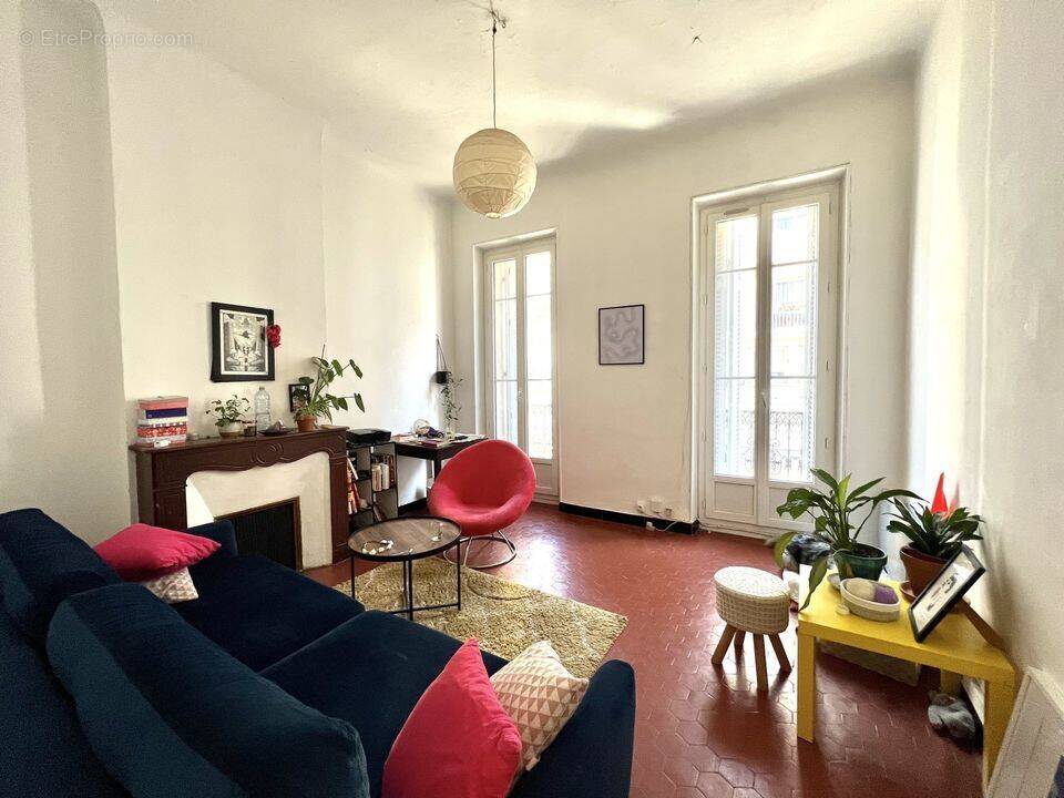 Appartement à MARSEILLE-4E