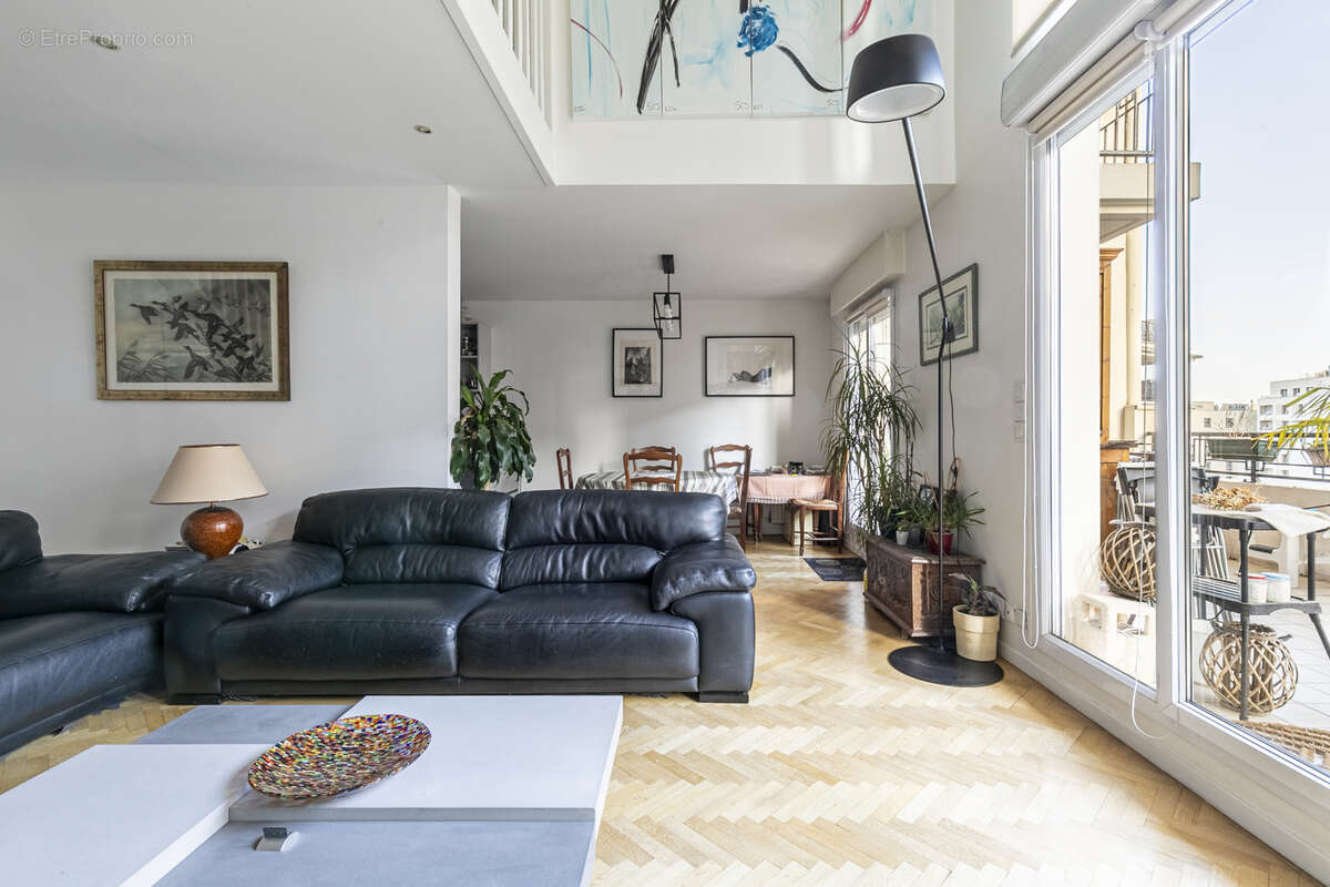 Appartement à COURBEVOIE