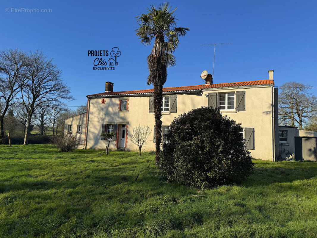 Maison à SAINT-PAUL-MONT-PENIT