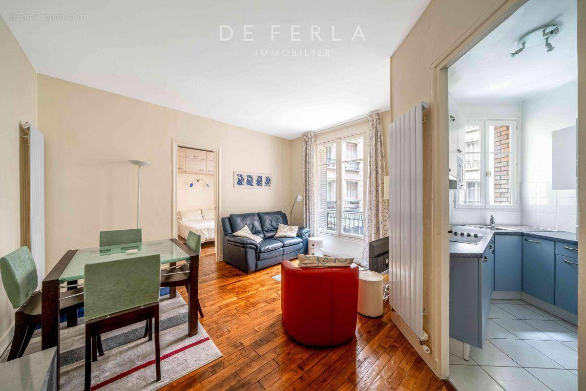 Appartement à PARIS-14E