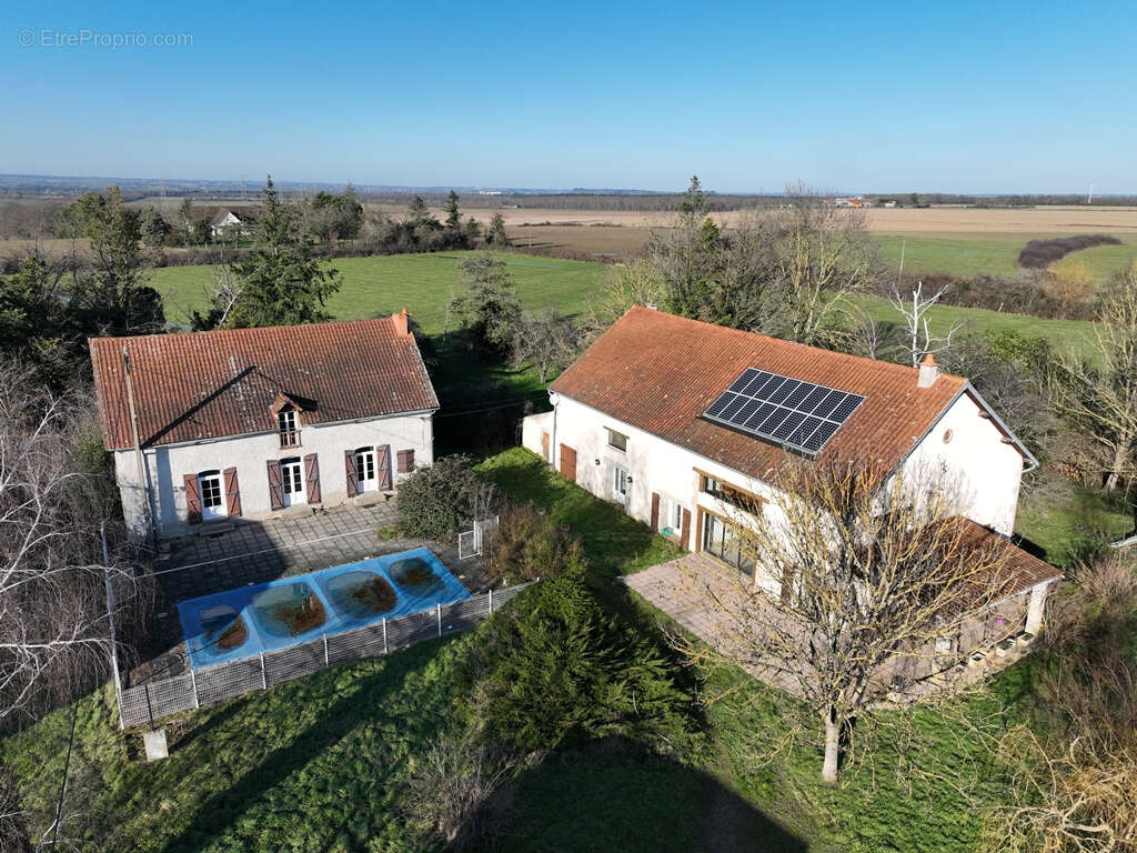 Maison à BROUT-VERNET