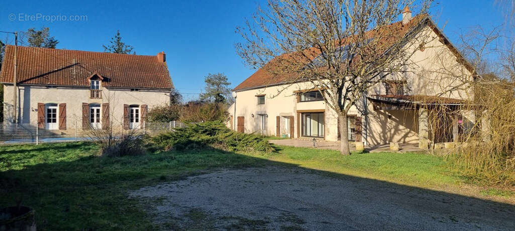 Maison à BROUT-VERNET