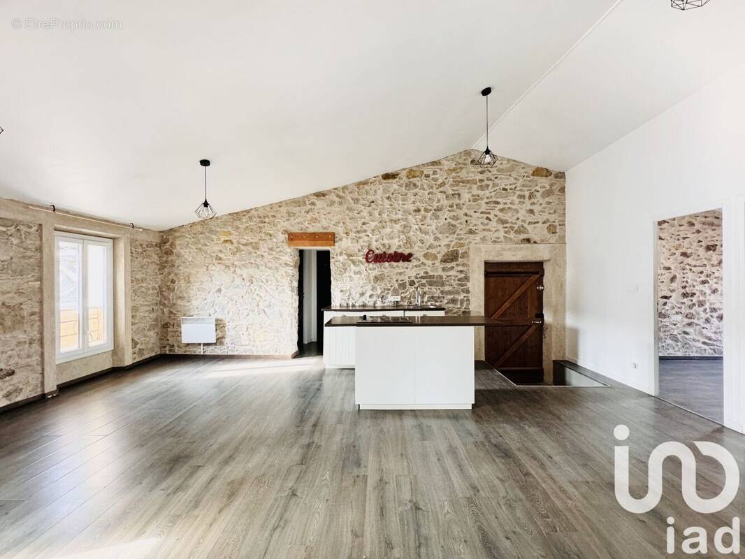 Photo 1 - Appartement à ROQUEBRUNE-SUR-ARGENS