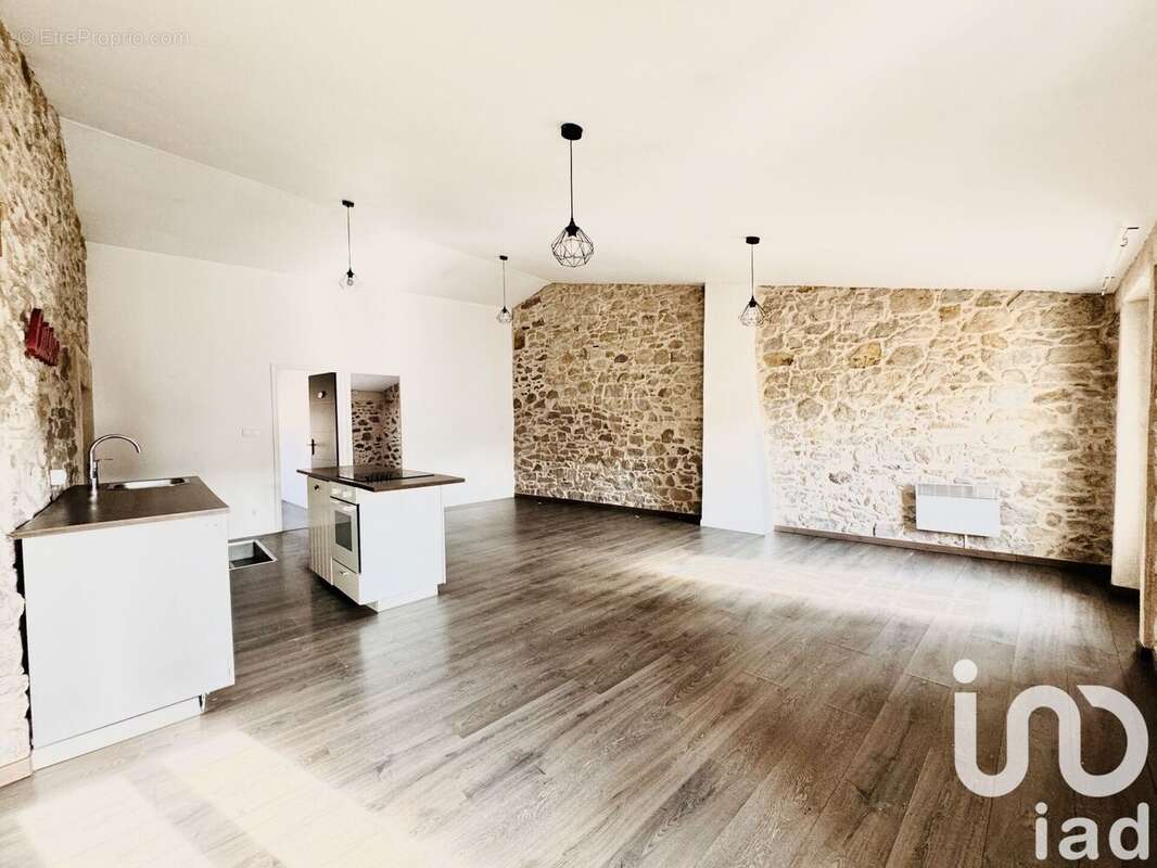 Photo 2 - Appartement à ROQUEBRUNE-SUR-ARGENS