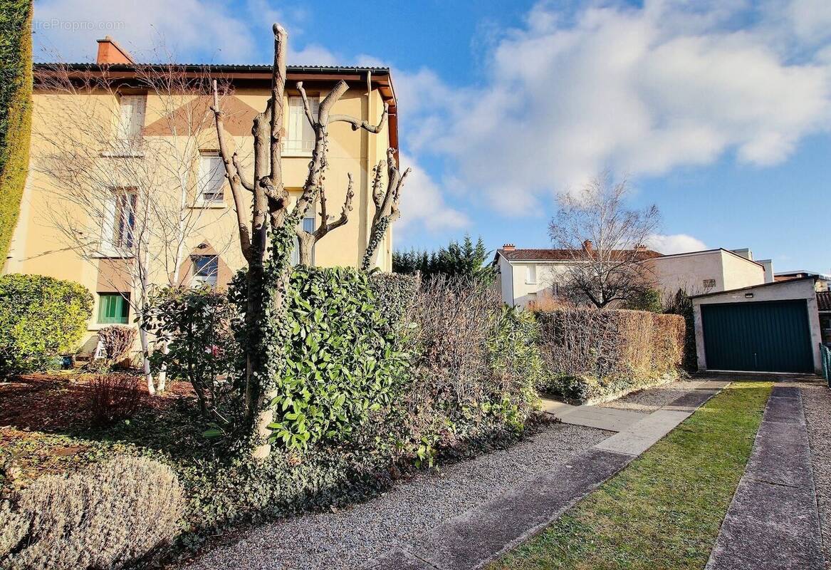 Maison à CLERMONT-FERRAND