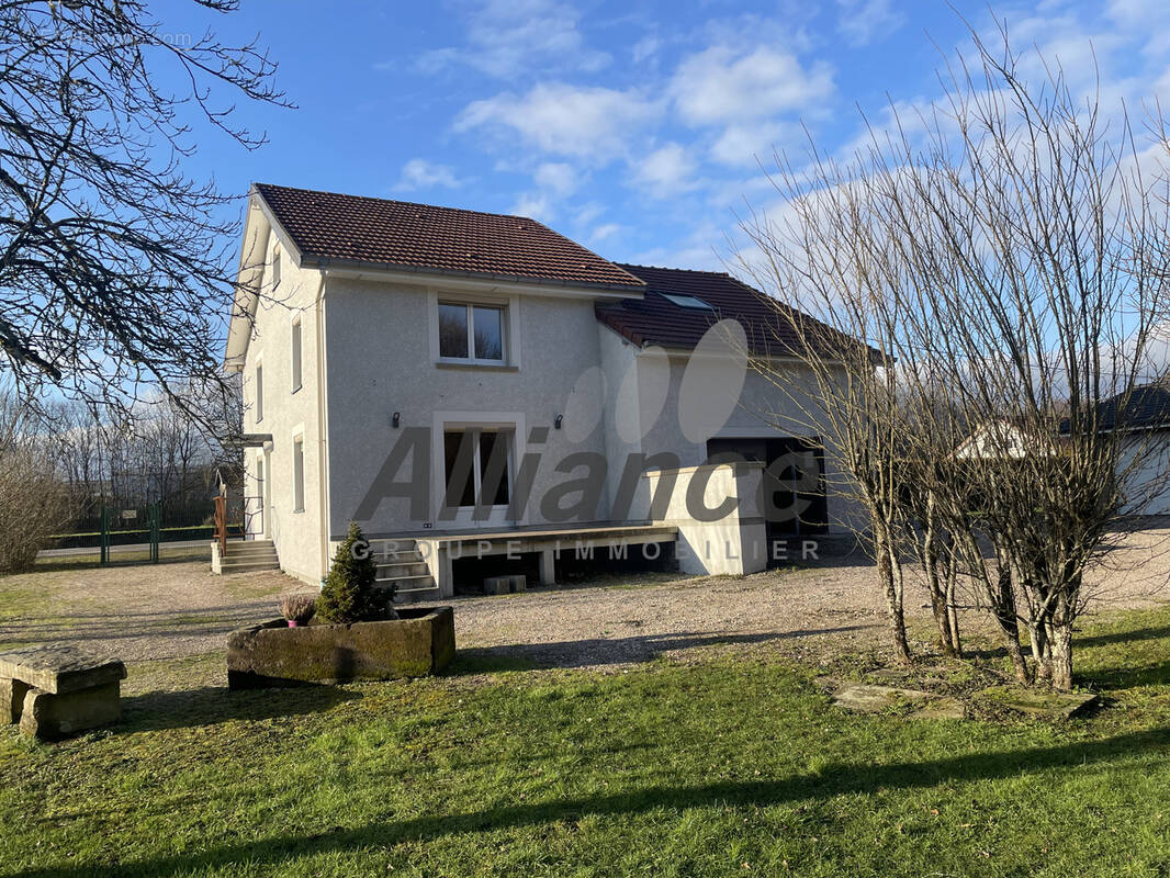 Maison à FOUGEROLLES