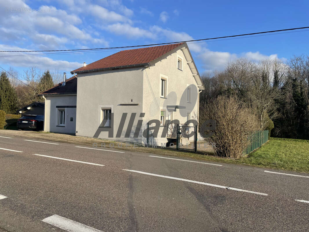 Maison à FOUGEROLLES