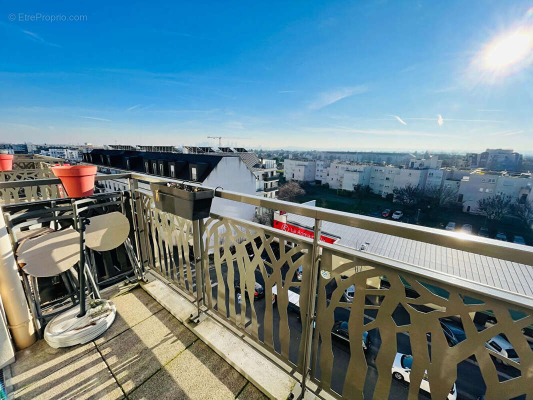 Appartement à SARTROUVILLE