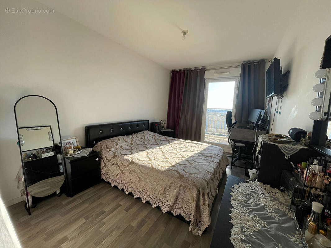 Appartement à SARTROUVILLE