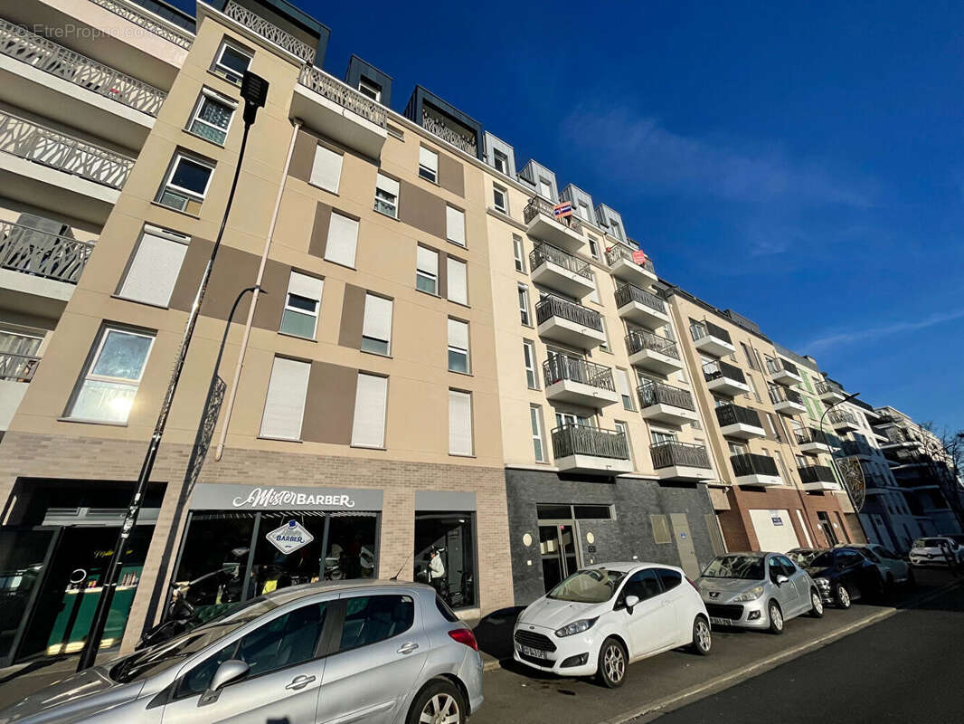 Appartement à SARTROUVILLE