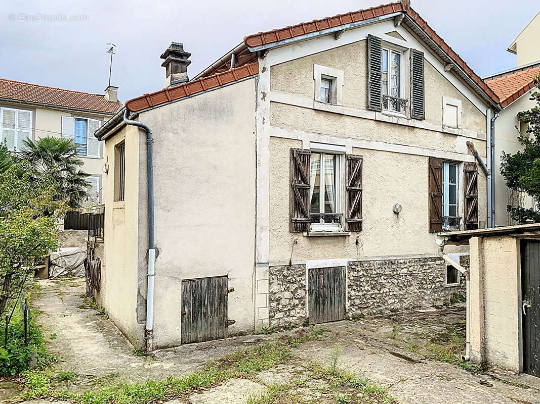 Maison à SAINT-MAUR-DES-FOSSES