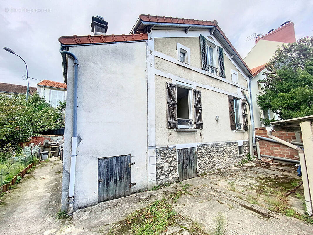 Maison à SAINT-MAUR-DES-FOSSES