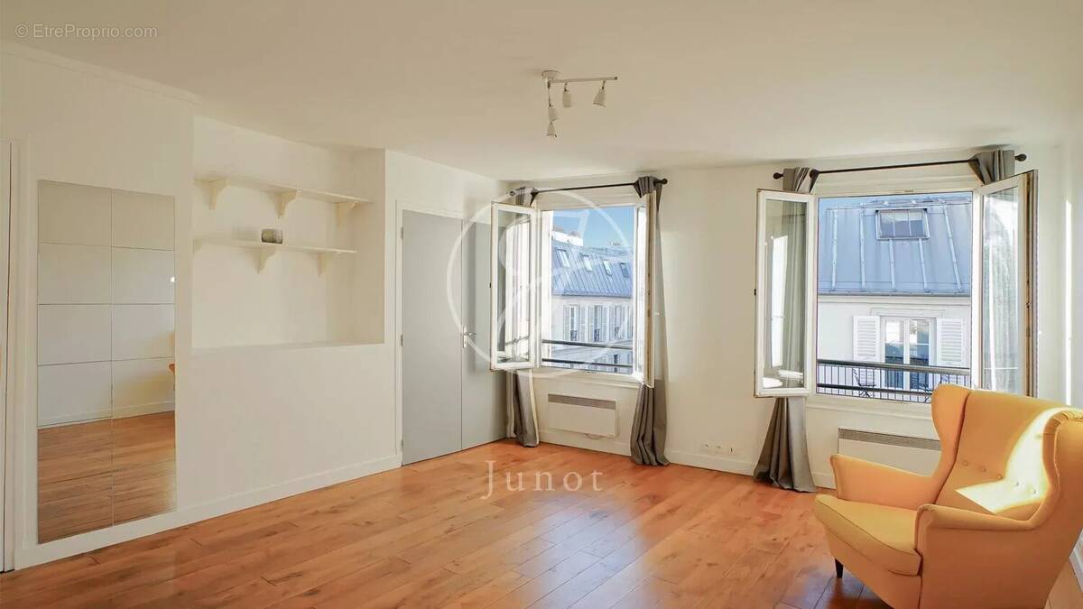 Appartement à PARIS-9E