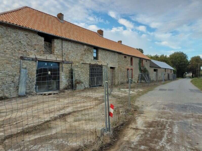 Habitation - Gîte - Commerce à GRANDCHAMPS-DES-FONTAINES