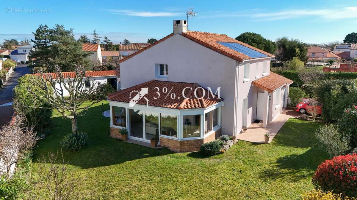 Maison à SAINT-SEBASTIEN-SUR-LOIRE