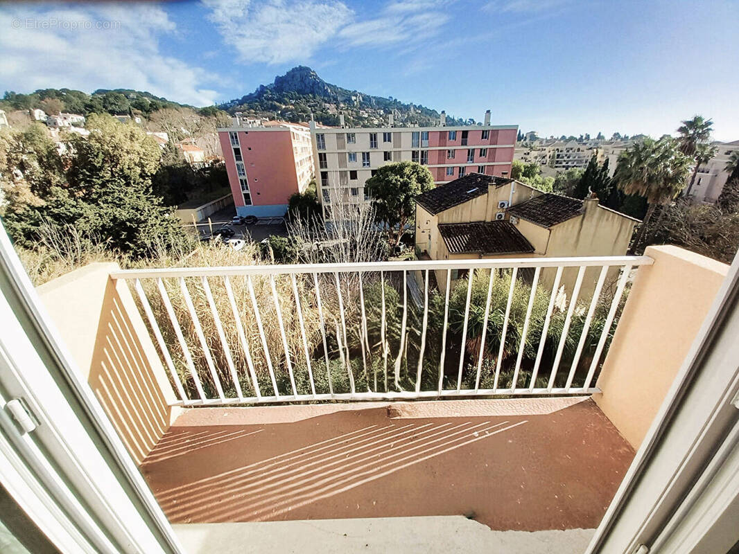 Appartement à HYERES