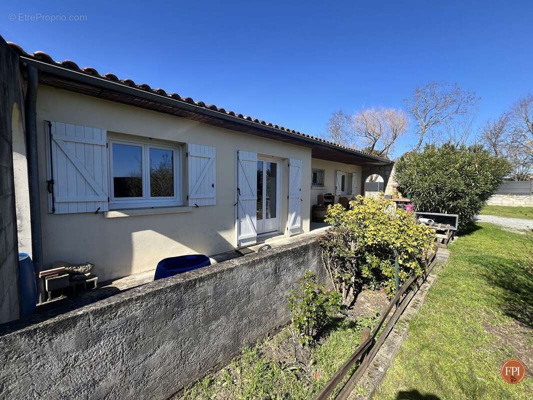 Maison à LA LANDE-DE-FRONSAC