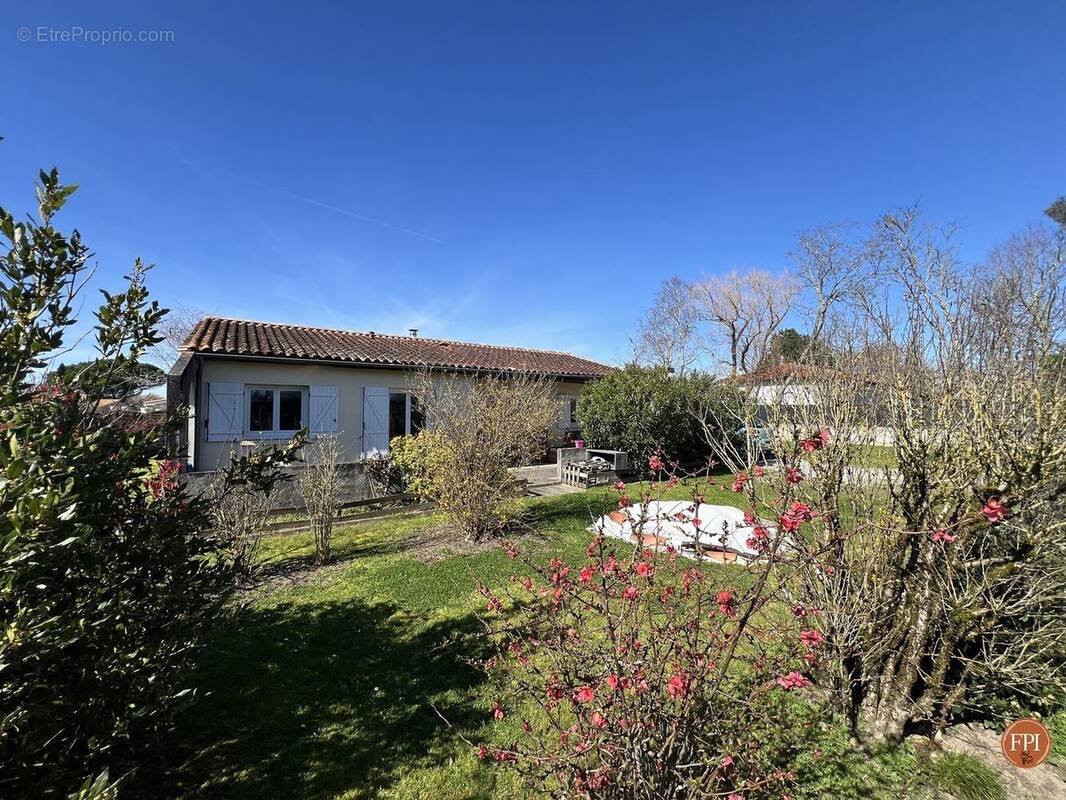 Maison à LA LANDE-DE-FRONSAC