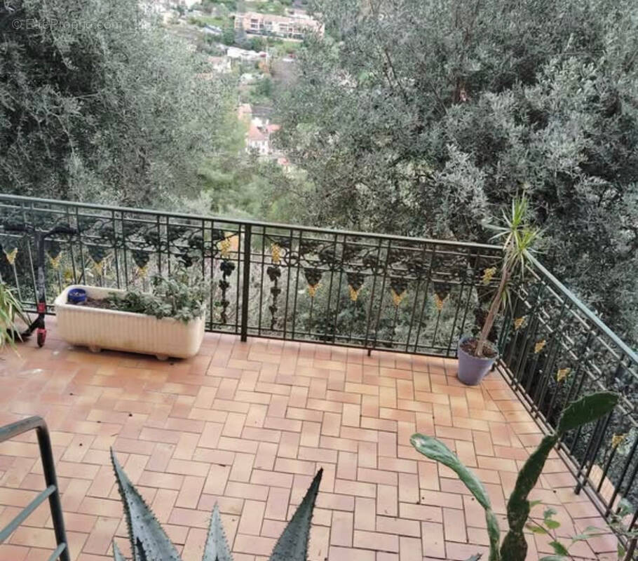 Appartement à MENTON