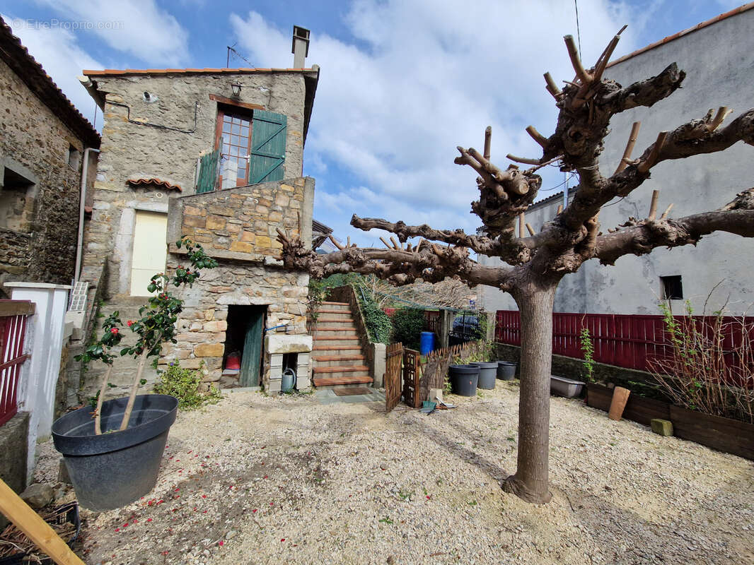 Maison à LAVAL-PRADEL