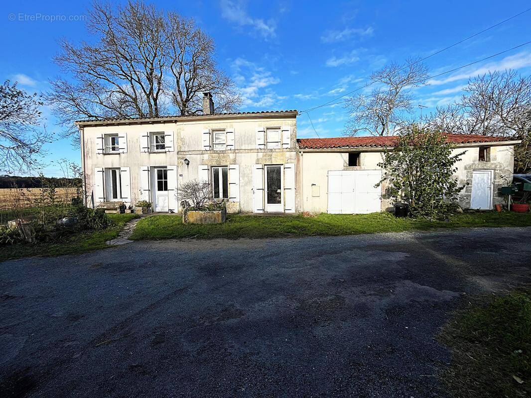 Maison à SAINT-SAVINIEN