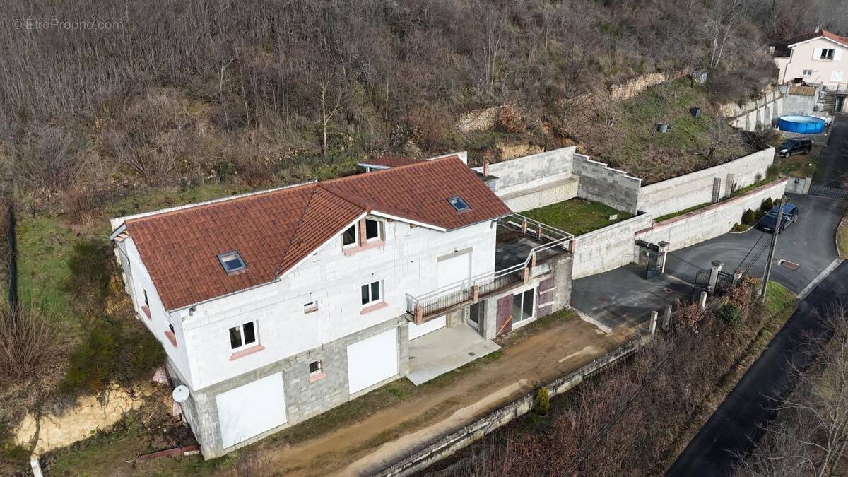 Maison à ANCY