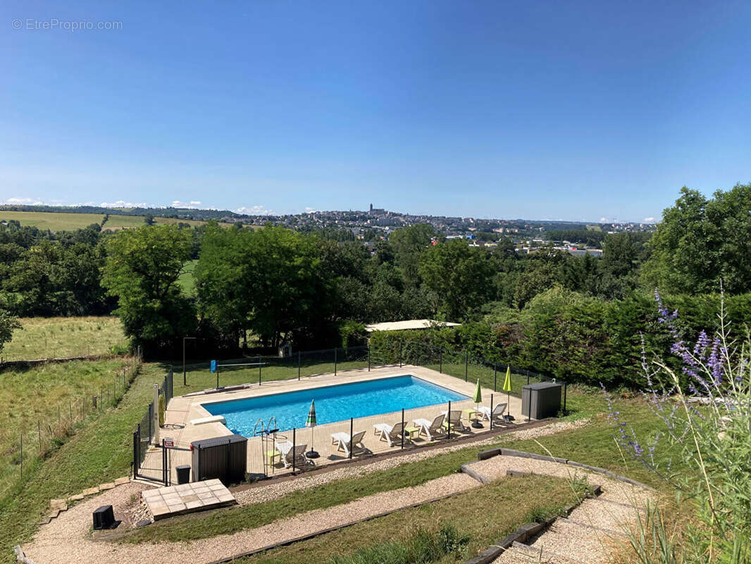 Appartement à ONET-LE-CHATEAU