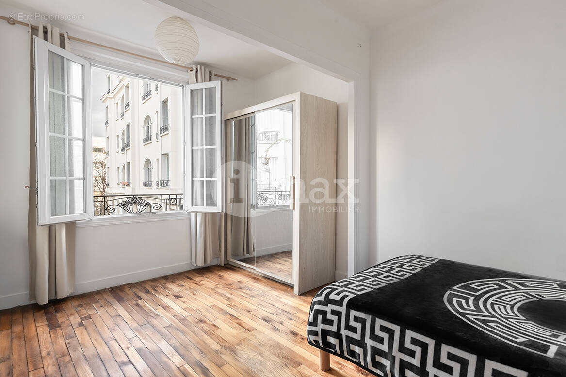 Appartement à COURBEVOIE