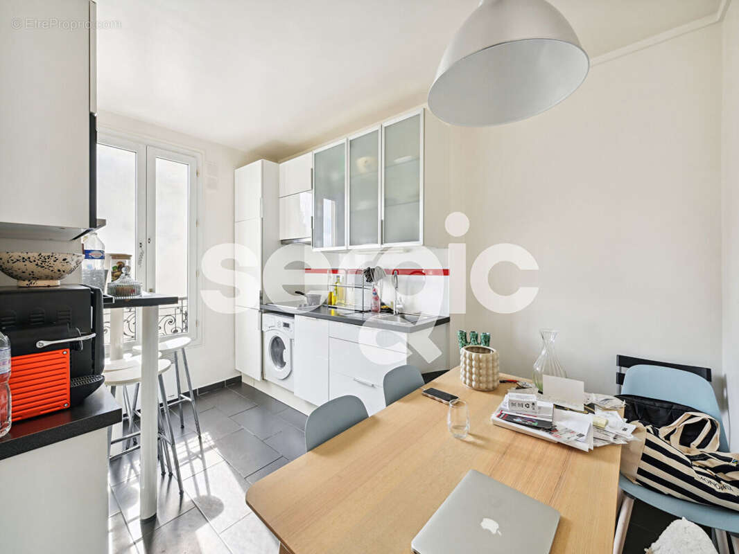 Appartement à PARIS-14E