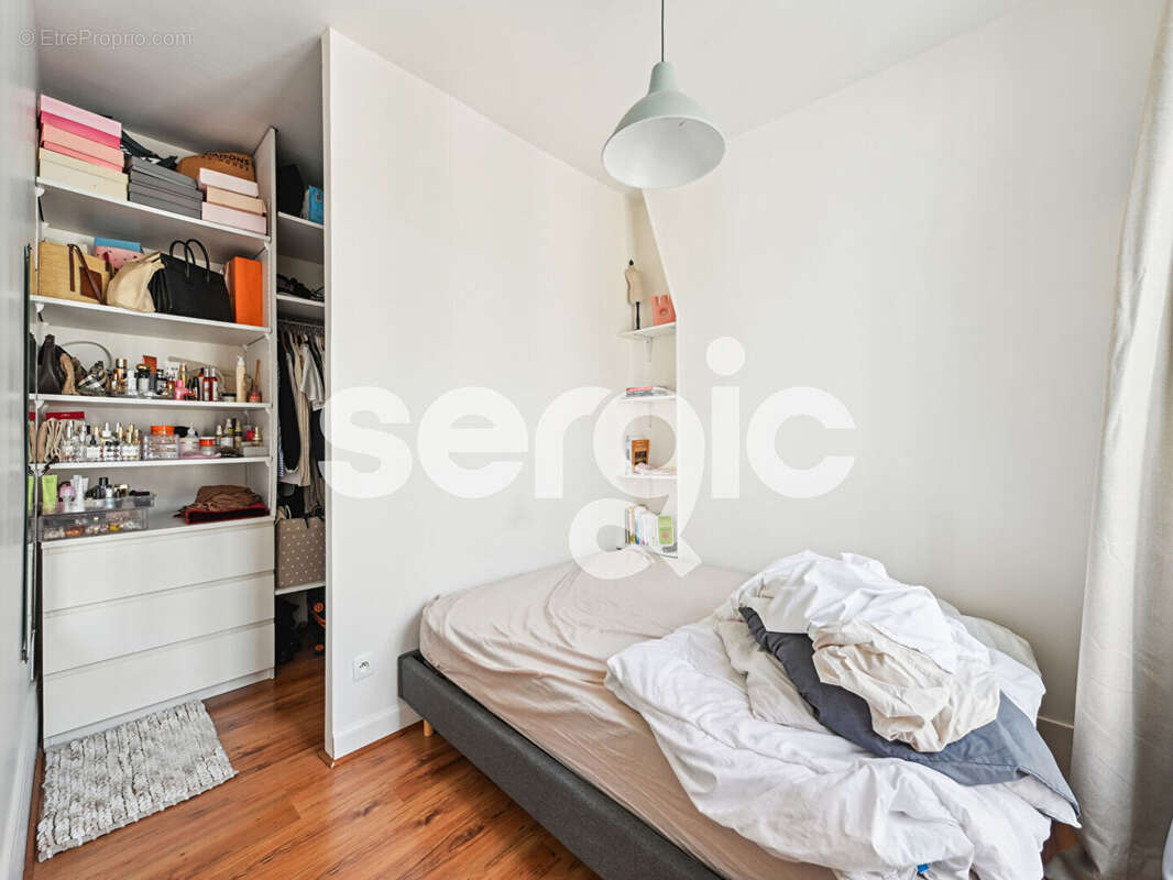 Appartement à PARIS-14E