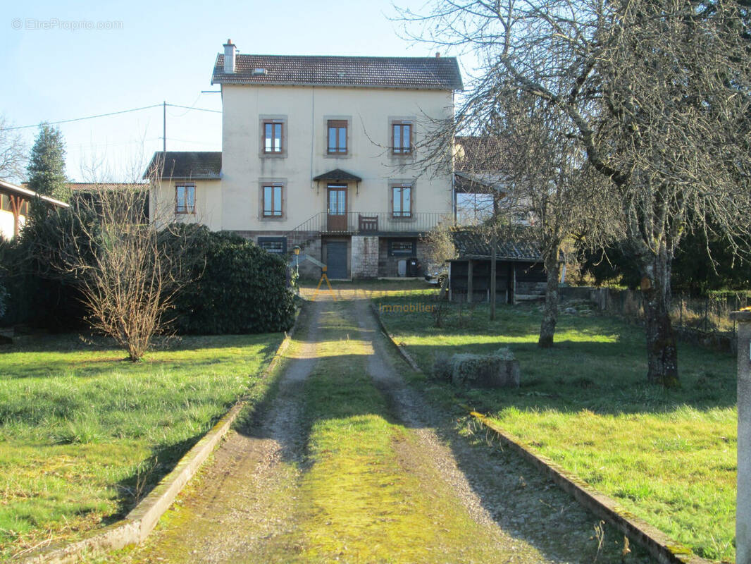 Maison à AILLEVILLERS-ET-LYAUMONT