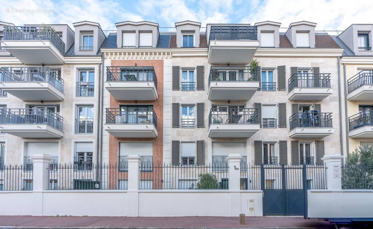 Appartement à SAINT-MAUR-DES-FOSSES