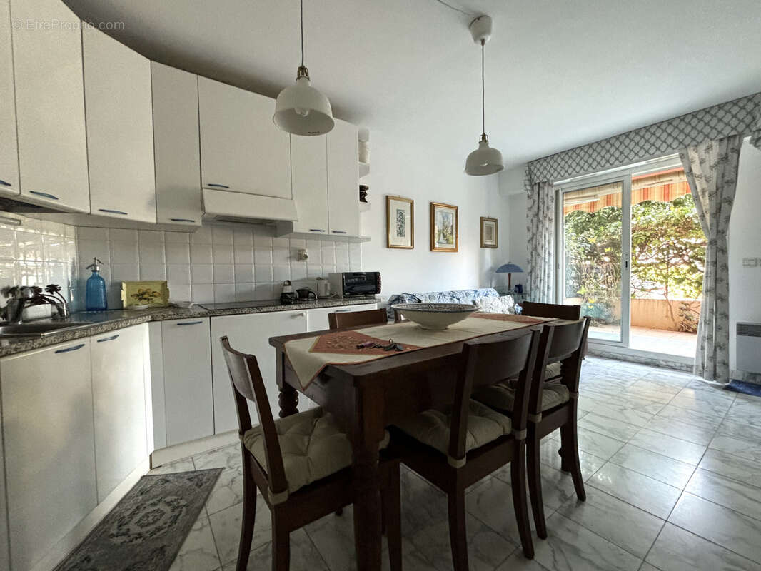 Appartement à ROQUEBRUNE-CAP-MARTIN