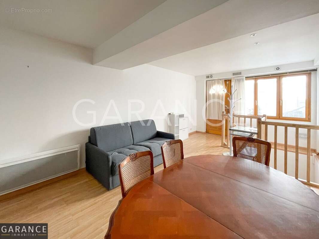 Appartement à PARIS-14E