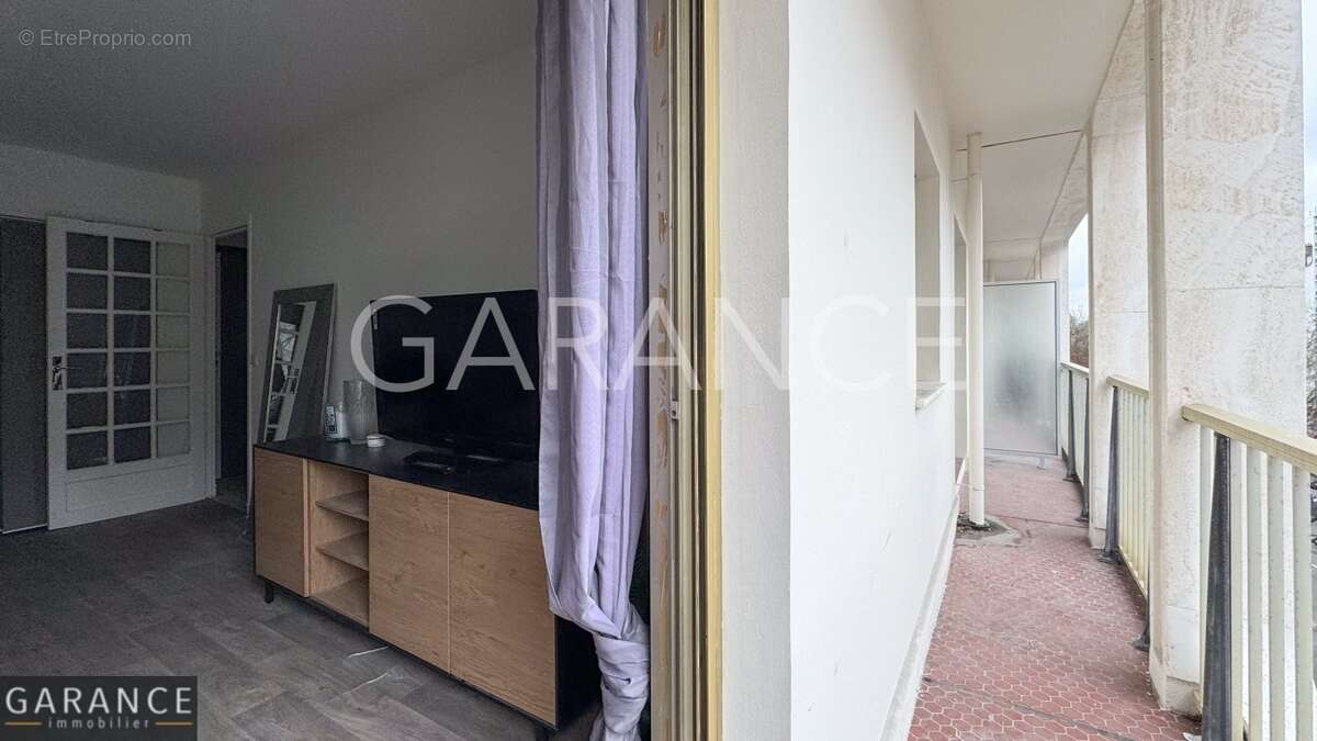 Appartement à PARIS-14E