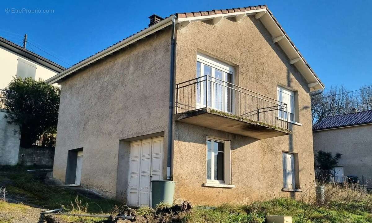 Maison à PUY-L&#039;EVEQUE