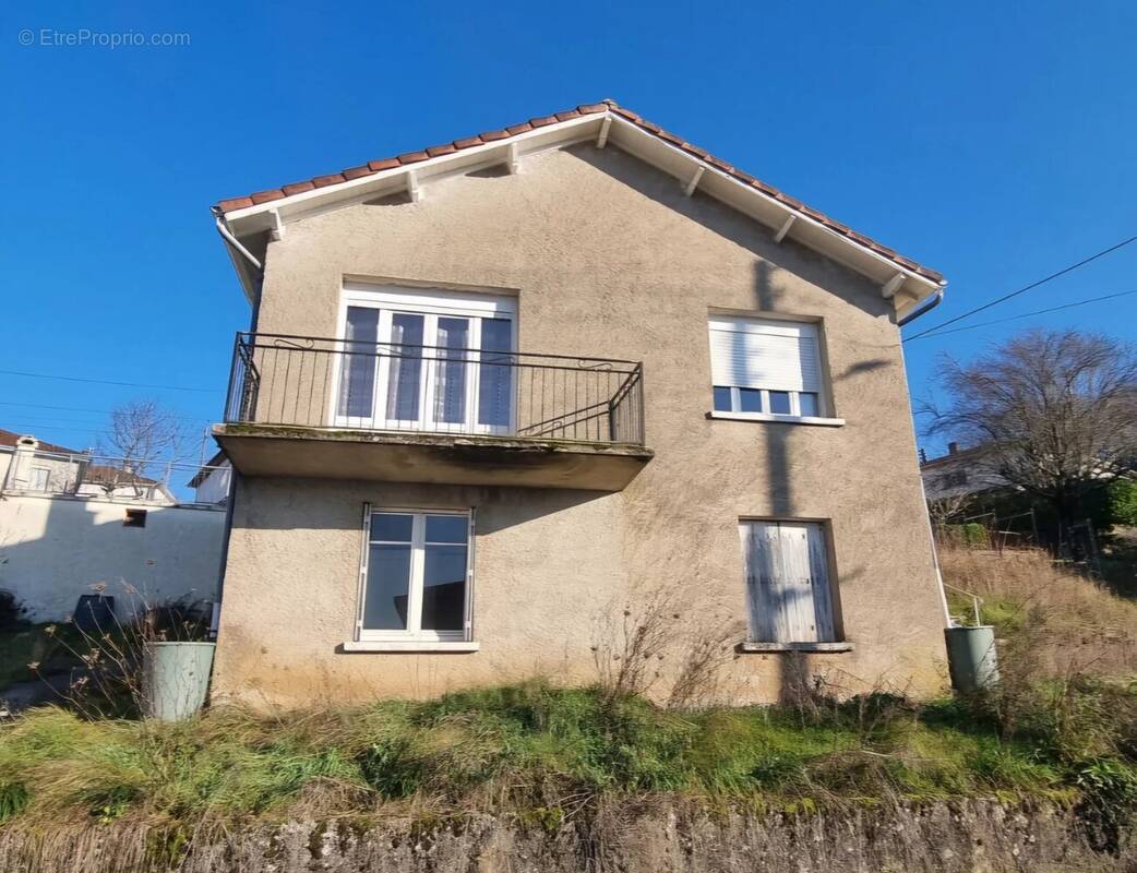 Maison à PUY-L&#039;EVEQUE