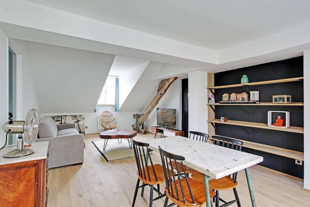 Appartement à PARIS-3E