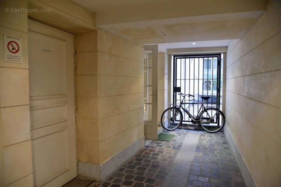 Appartement à PARIS-3E