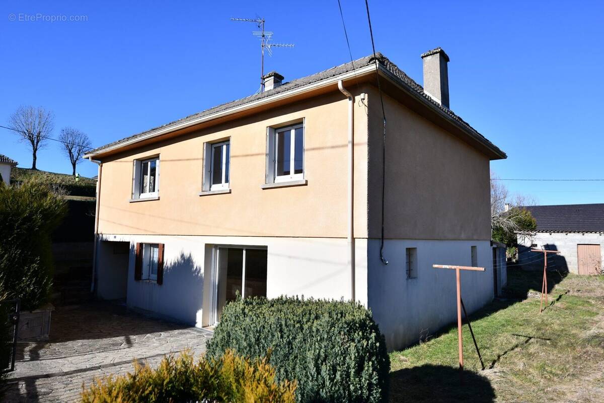 Maison à MAURIAC