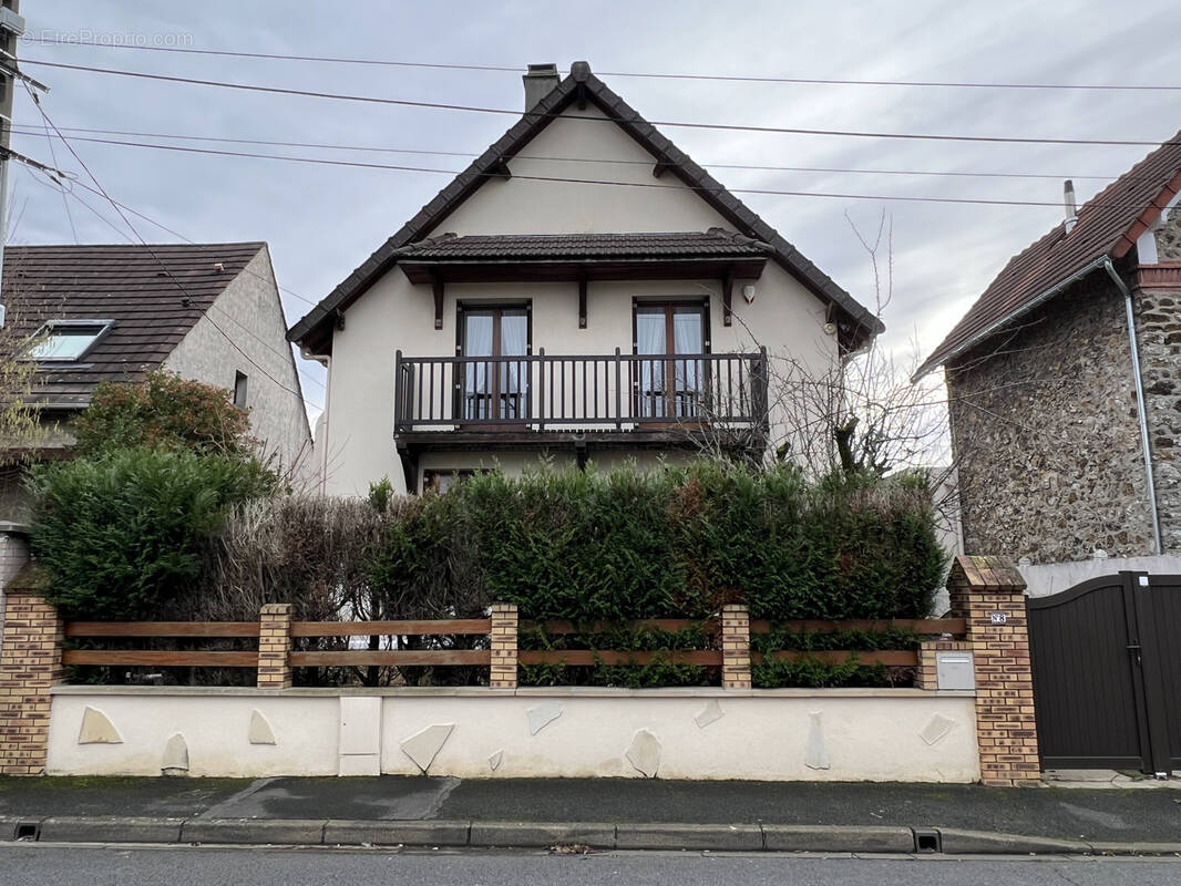 Maison à SAVIGNY-SUR-ORGE