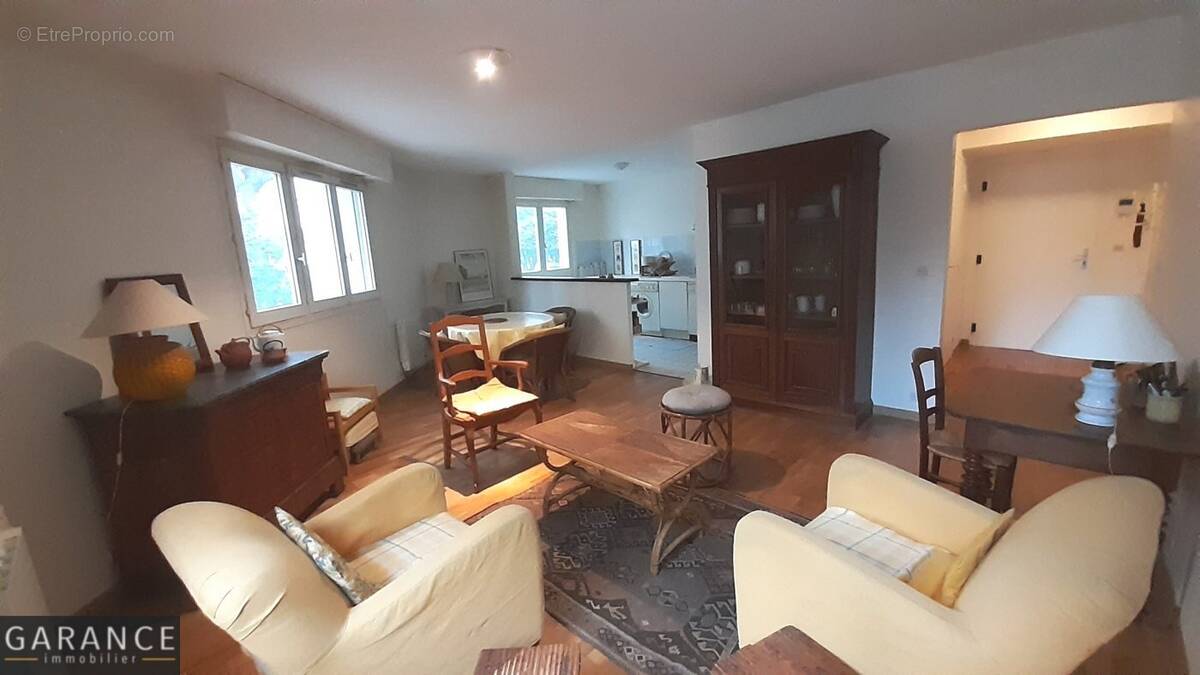 Appartement à PARIS-20E