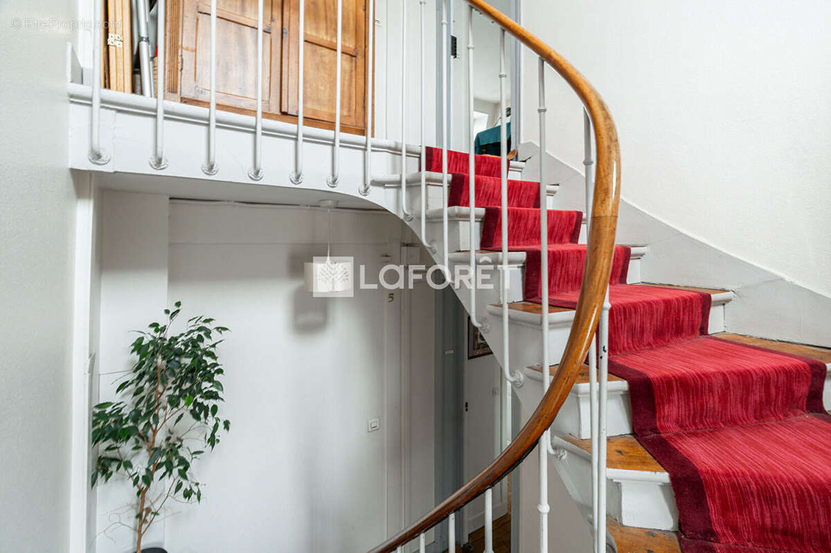 Appartement à PARIS-17E