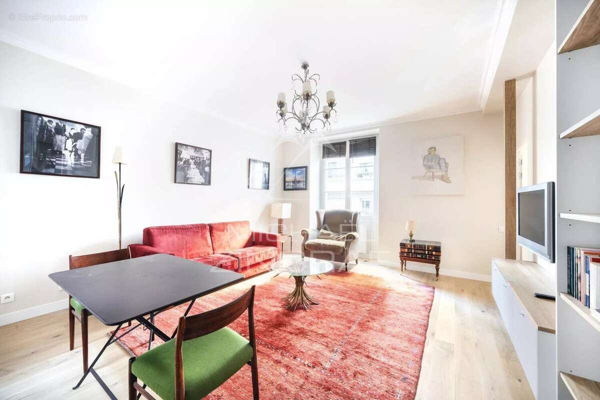 Appartement à PARIS-7E